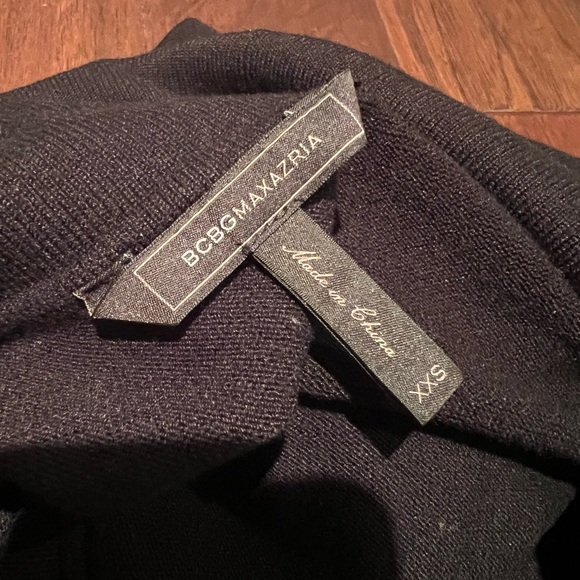 BCBGMAXAZRIA Women’s Off Shoulder Sweater - Picture 3 of 4